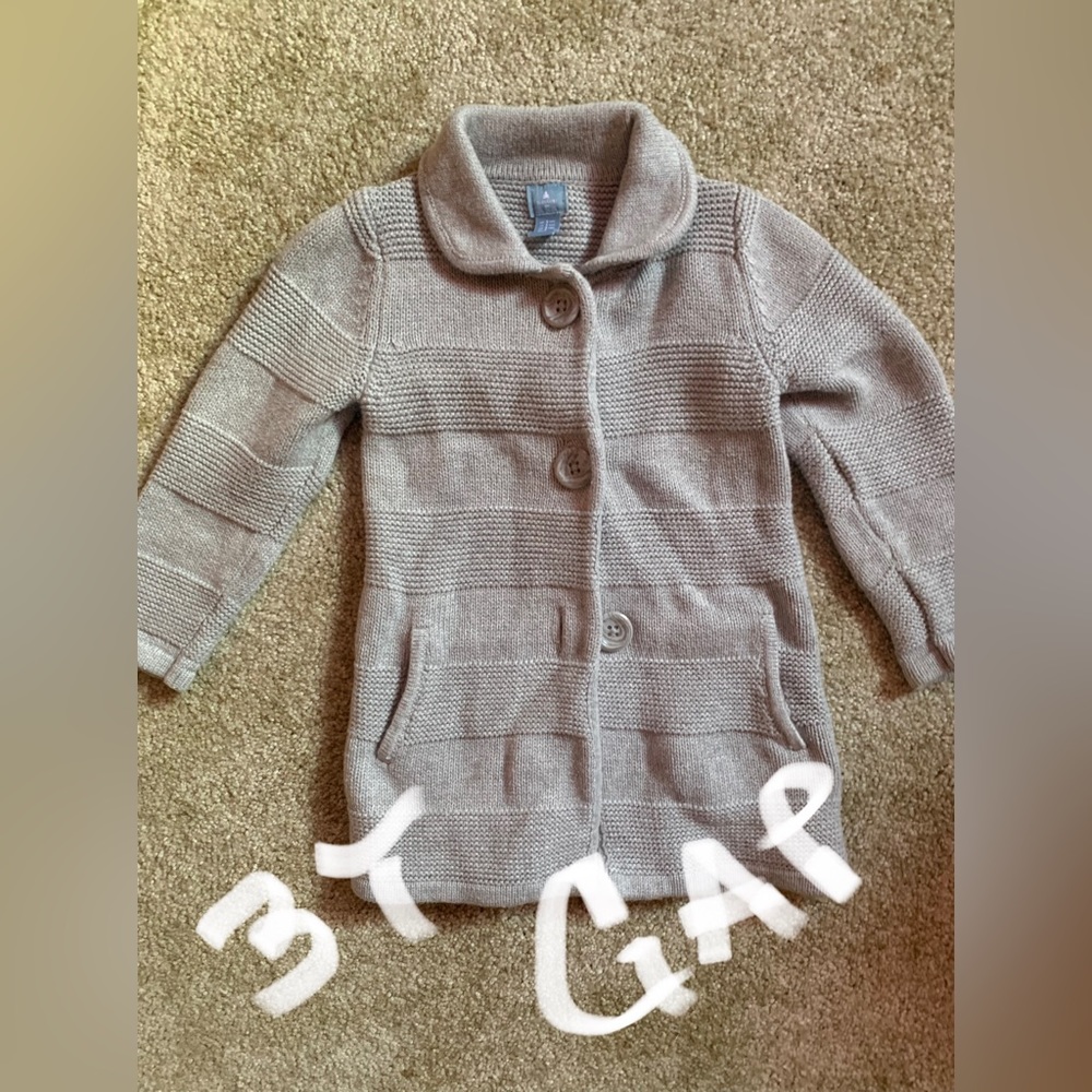 Girls 3T GAP sweater